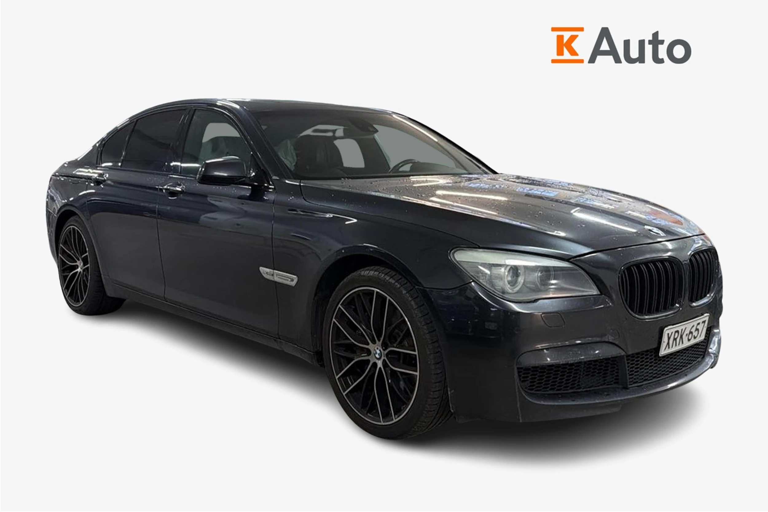 harmaa BMW 740 2011 kuva 1.