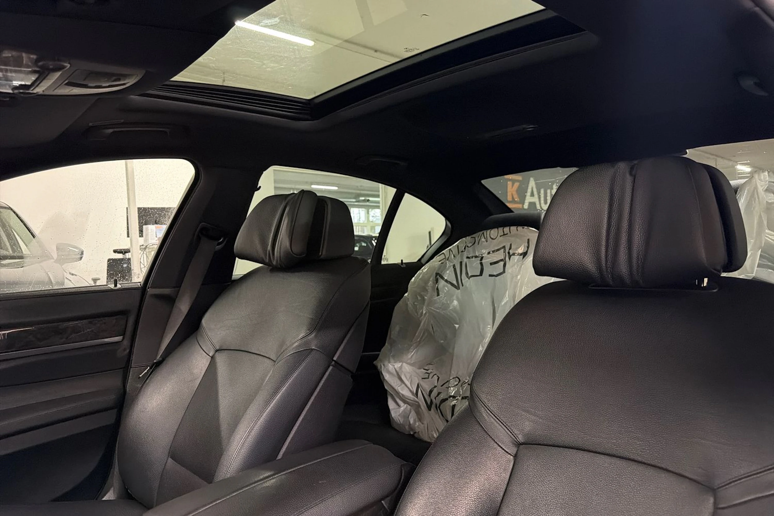 harmaa BMW 740 2011 kuva 5.