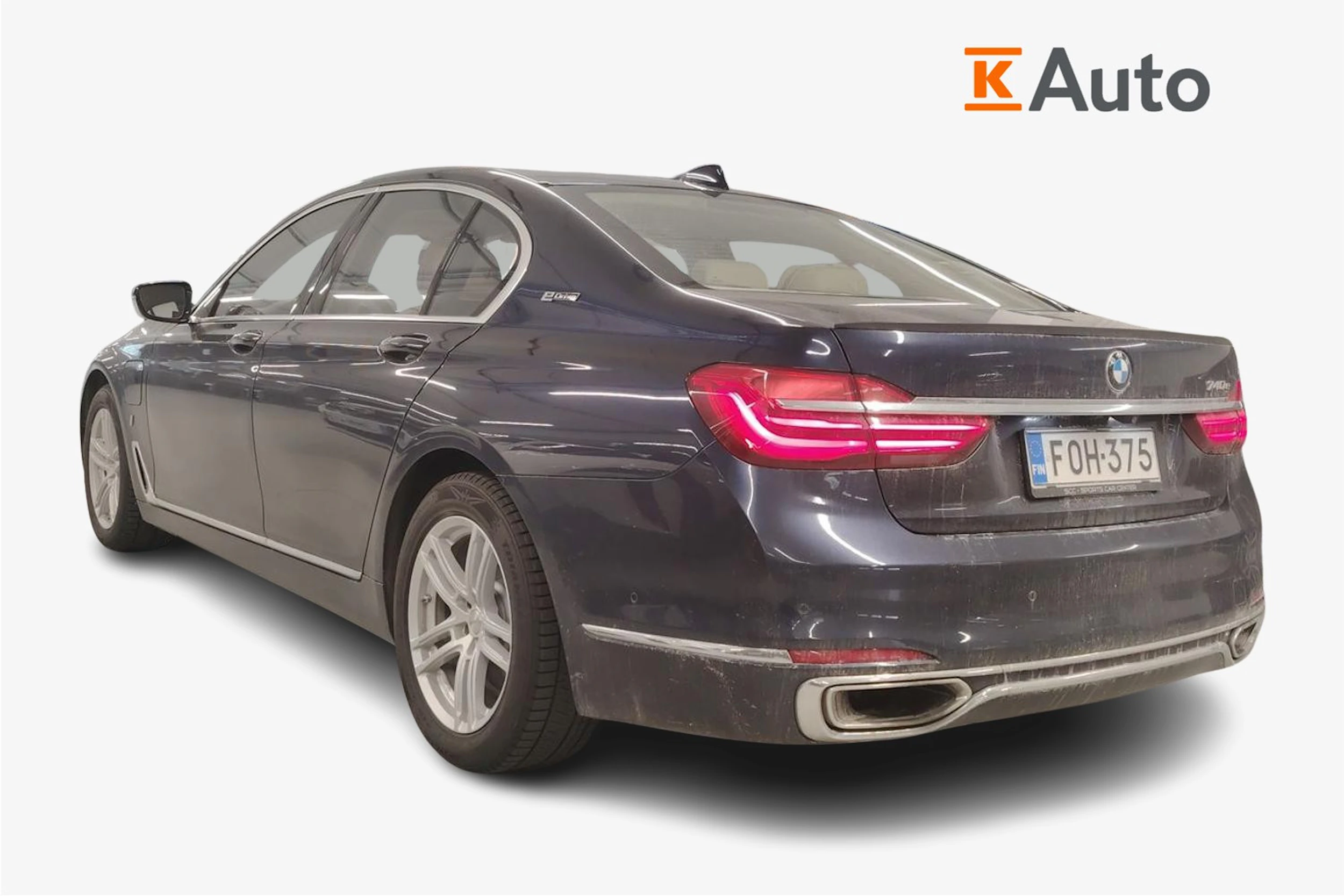 Sininen BMW 740 2017 kuva 2.