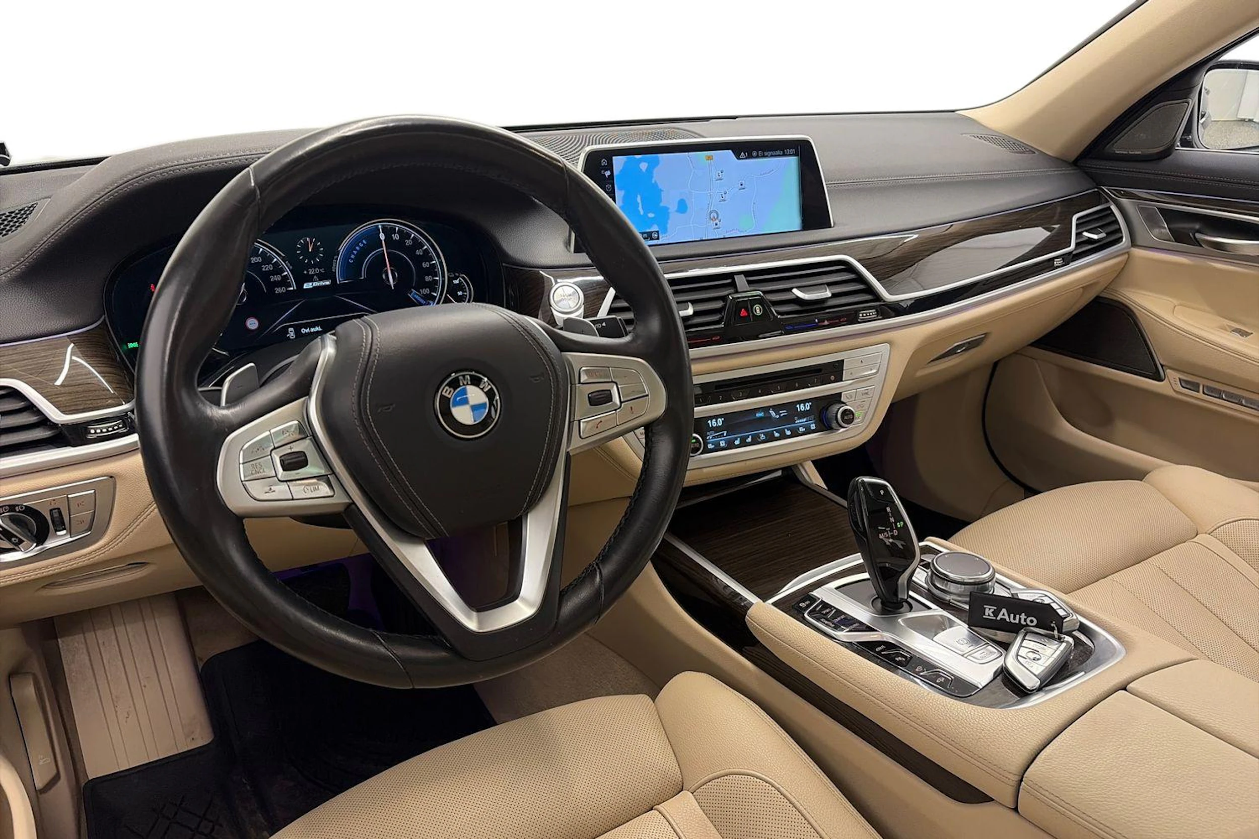 Sininen BMW 740 2017 kuva 6.