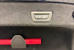 Sininen BMW 740 2017 kuva 16.