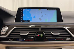 Sininen BMW 740 2017 kuva 28.