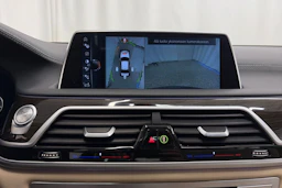 Sininen BMW 740 2017 kuva 29.