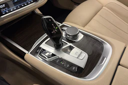 Sininen BMW 740 2017 kuva 35.
