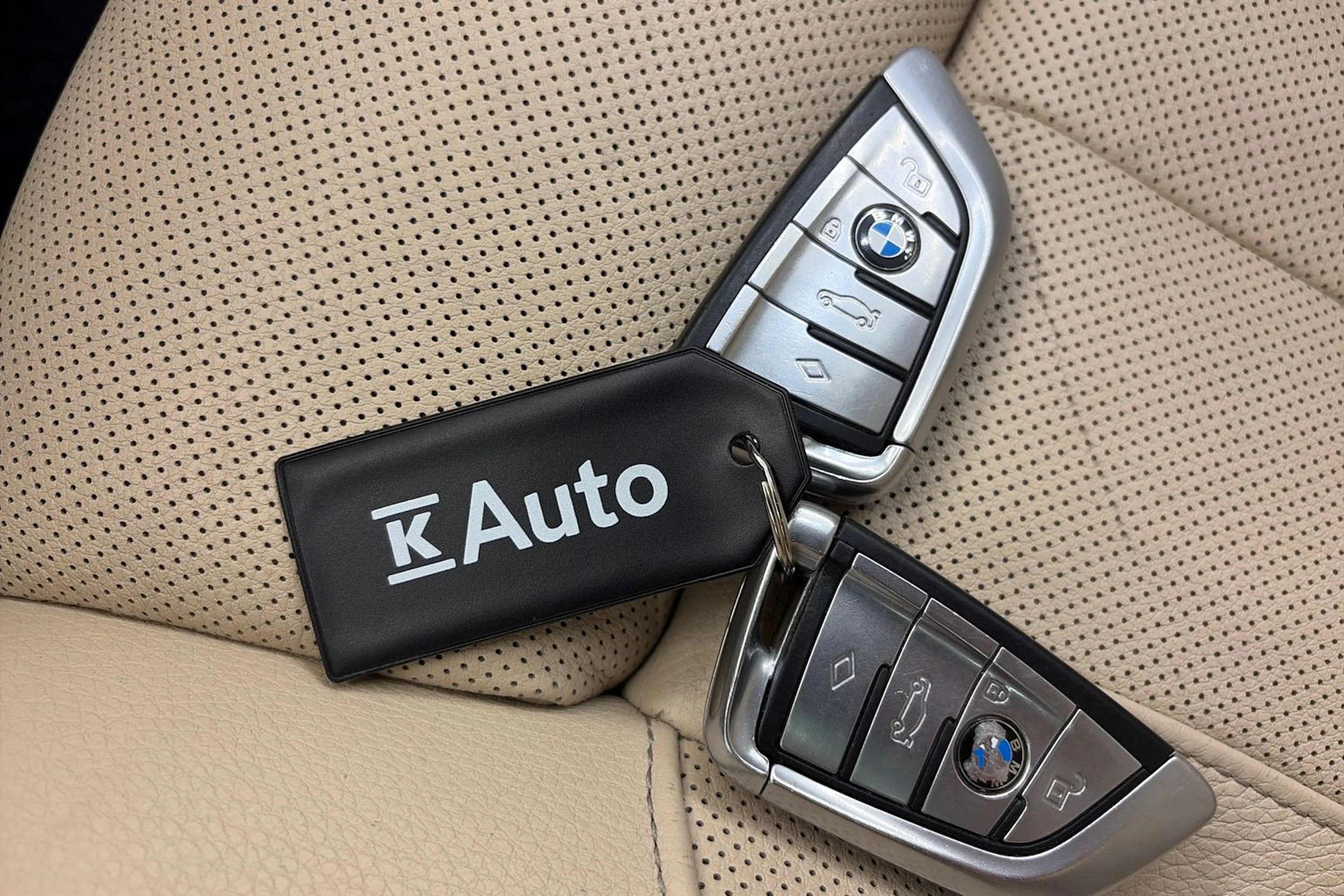 Sininen BMW 740 2017 kuva 39.