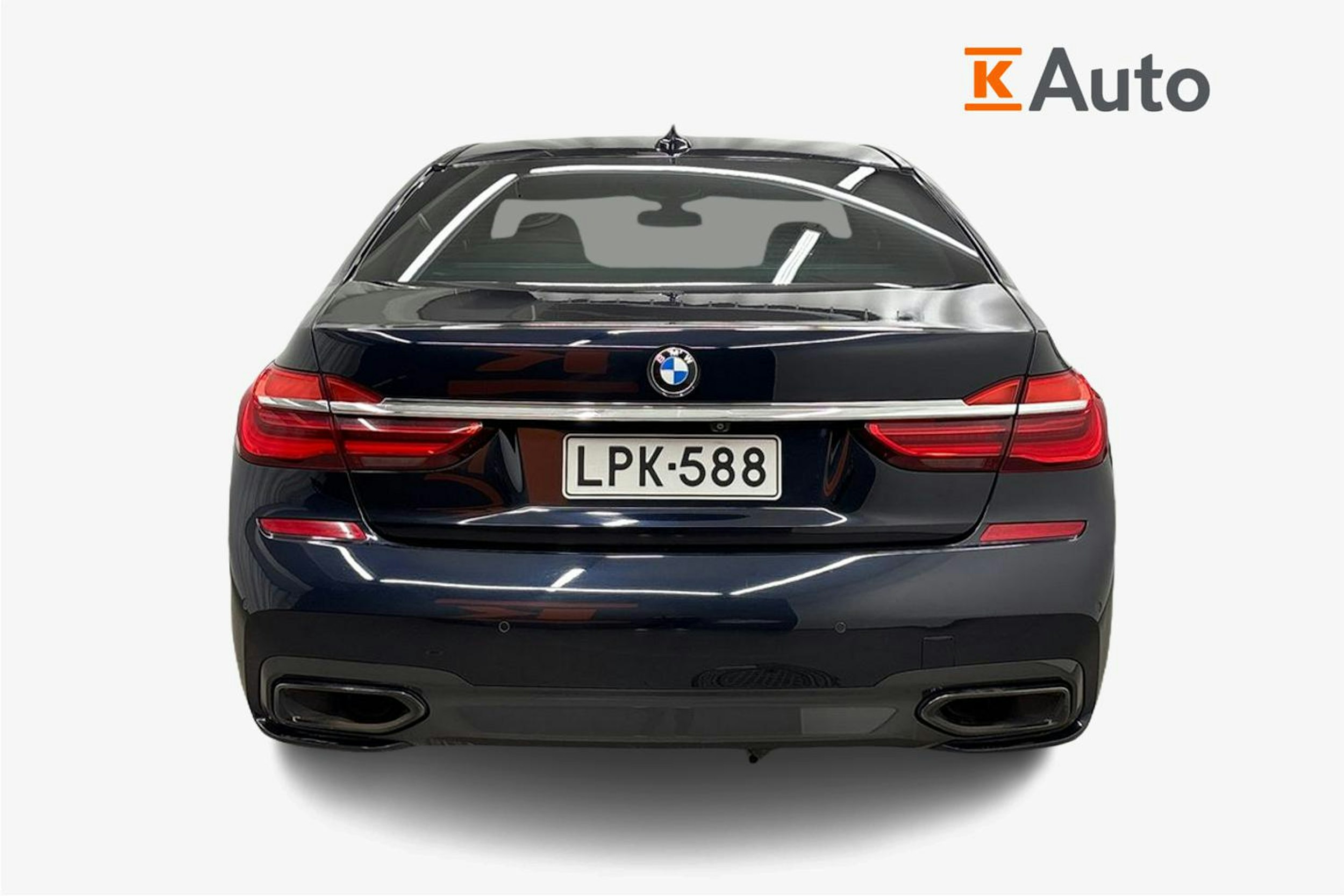 musta BMW 740 2017 kuva 3.