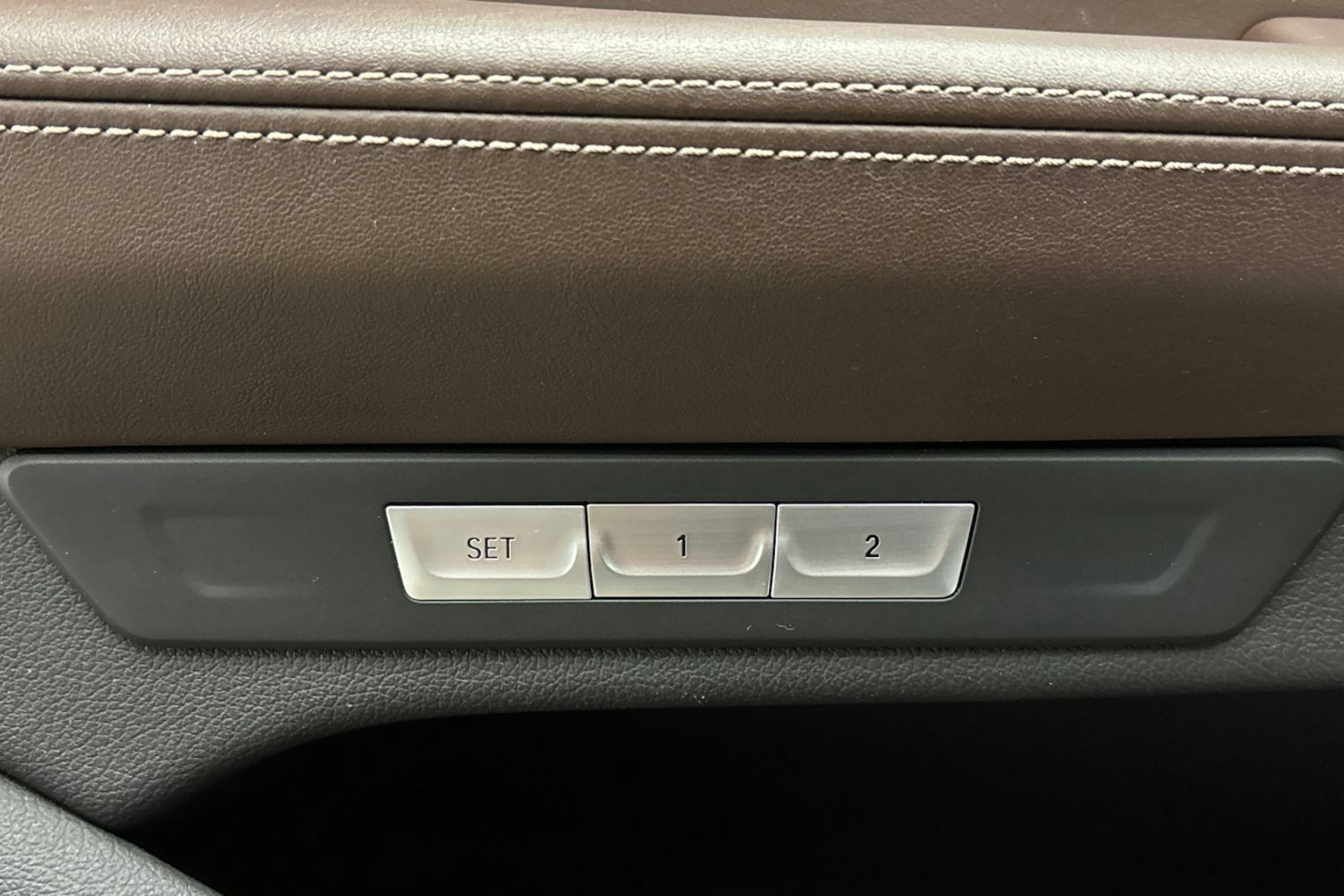 musta BMW 740 2017 kuva 13.