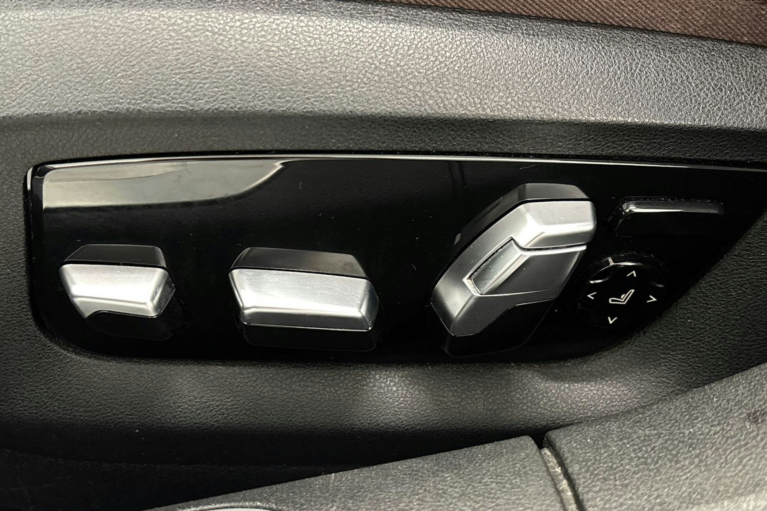 musta BMW 740 2017 kuva 15.