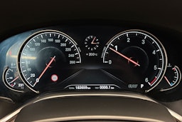 musta BMW 740 2017 kuva 21.