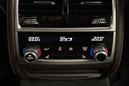 musta BMW 740 2017 kuva 22.