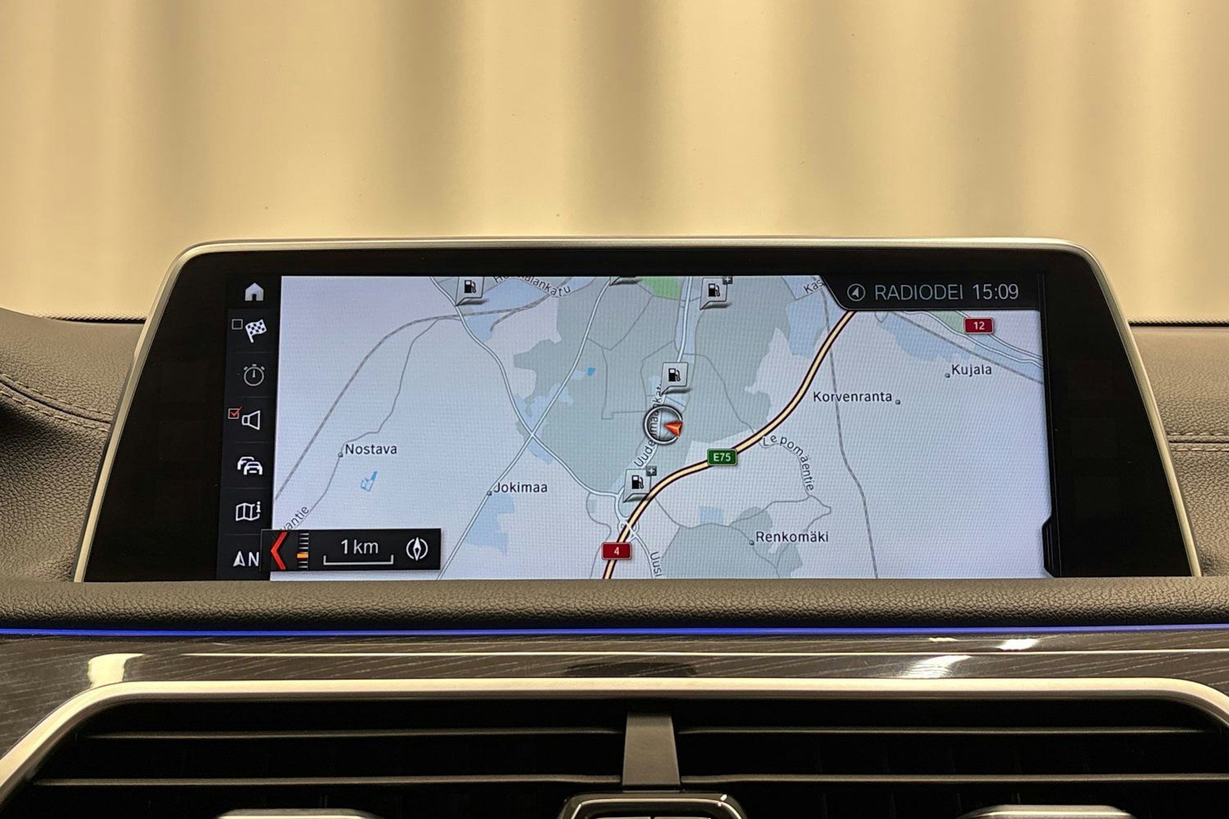 musta BMW 740 2017 kuva 27.