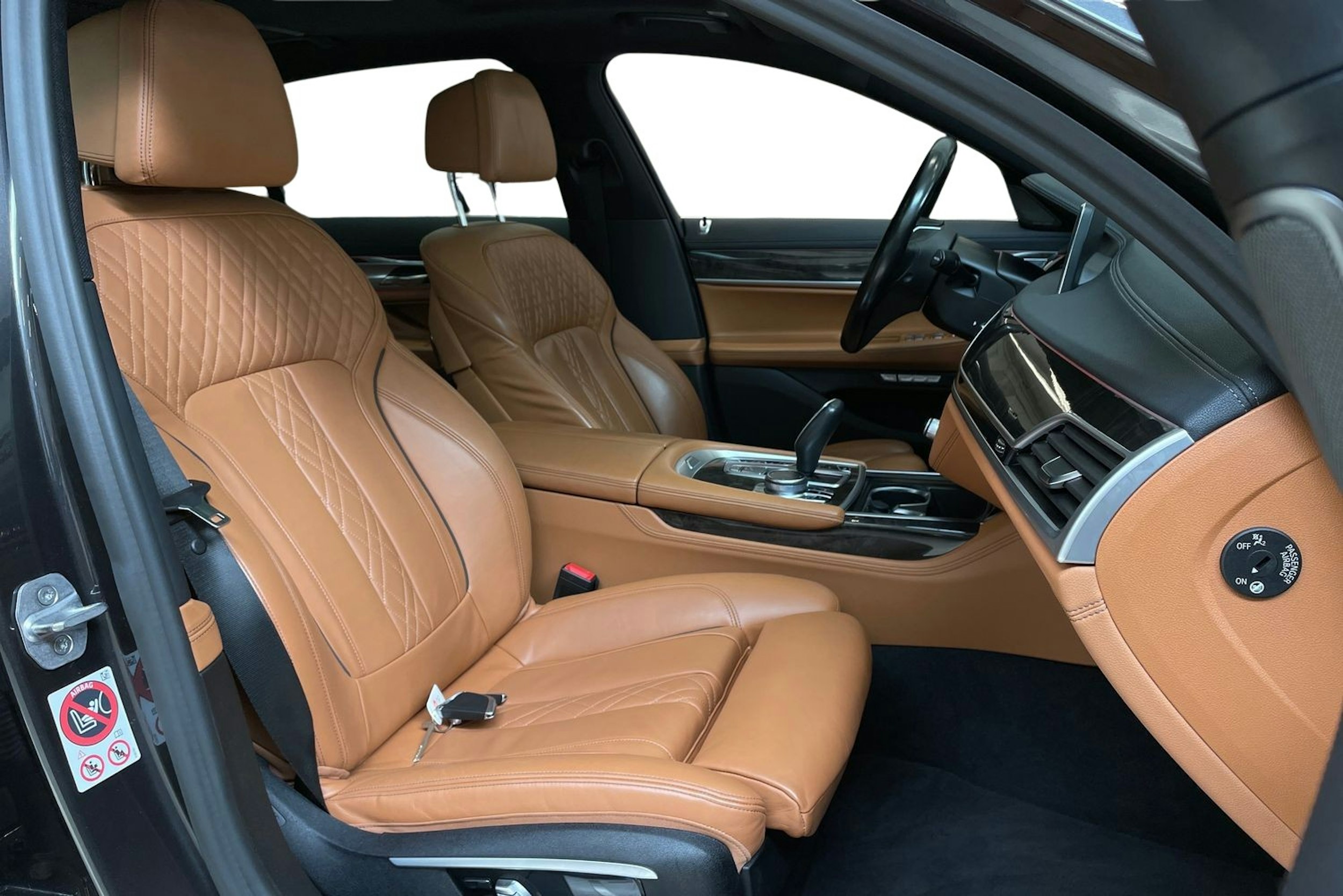 harmaa BMW 740 2017 kuva 10.