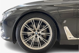 harmaa BMW 740 2017 kuva 11.