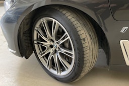 harmaa BMW 740 2017 kuva 13.
