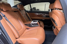 harmaa BMW 740 2017 kuva 14.