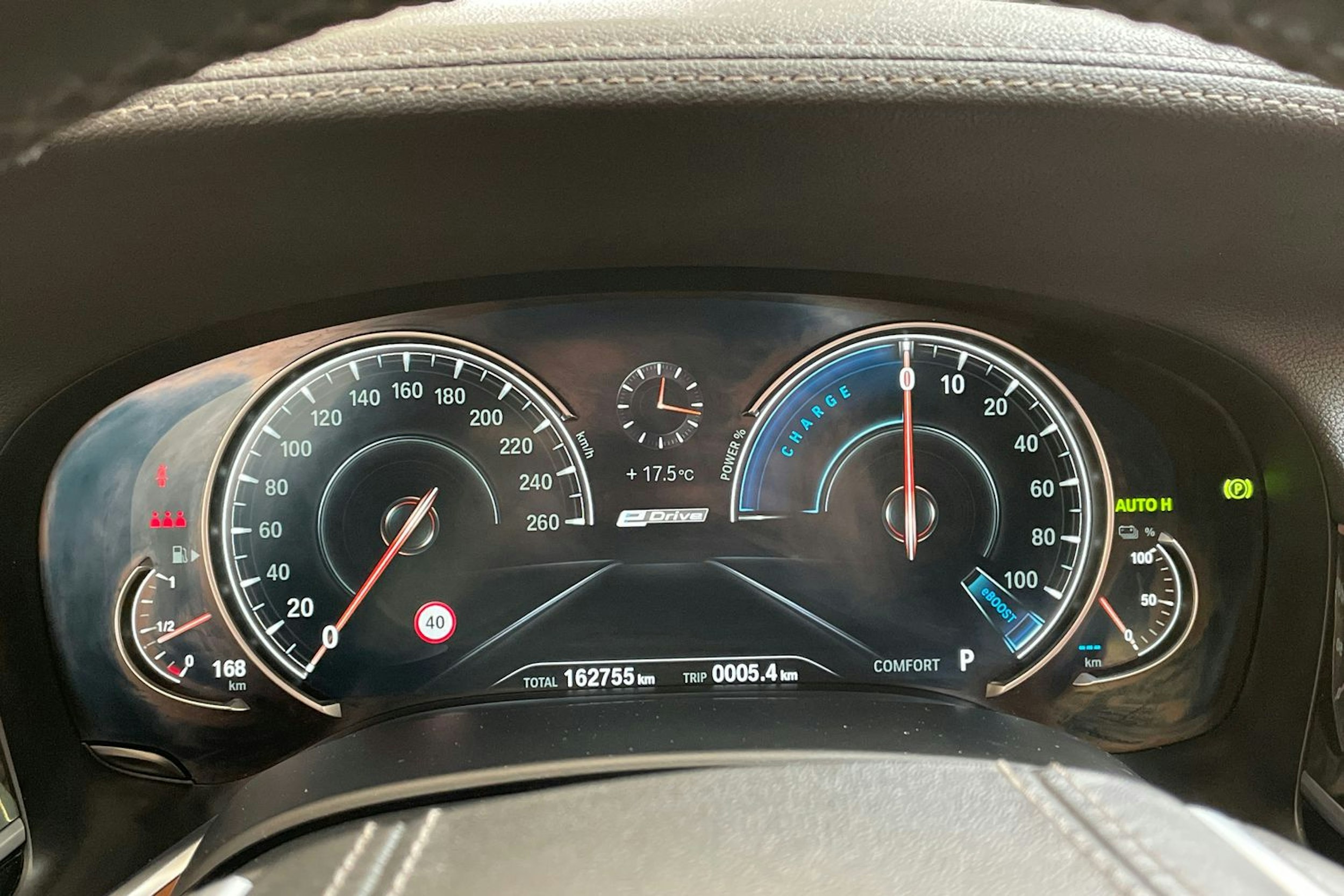 harmaa BMW 740 2017 kuva 19.