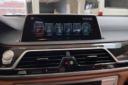harmaa BMW 740 2017 kuva 22.