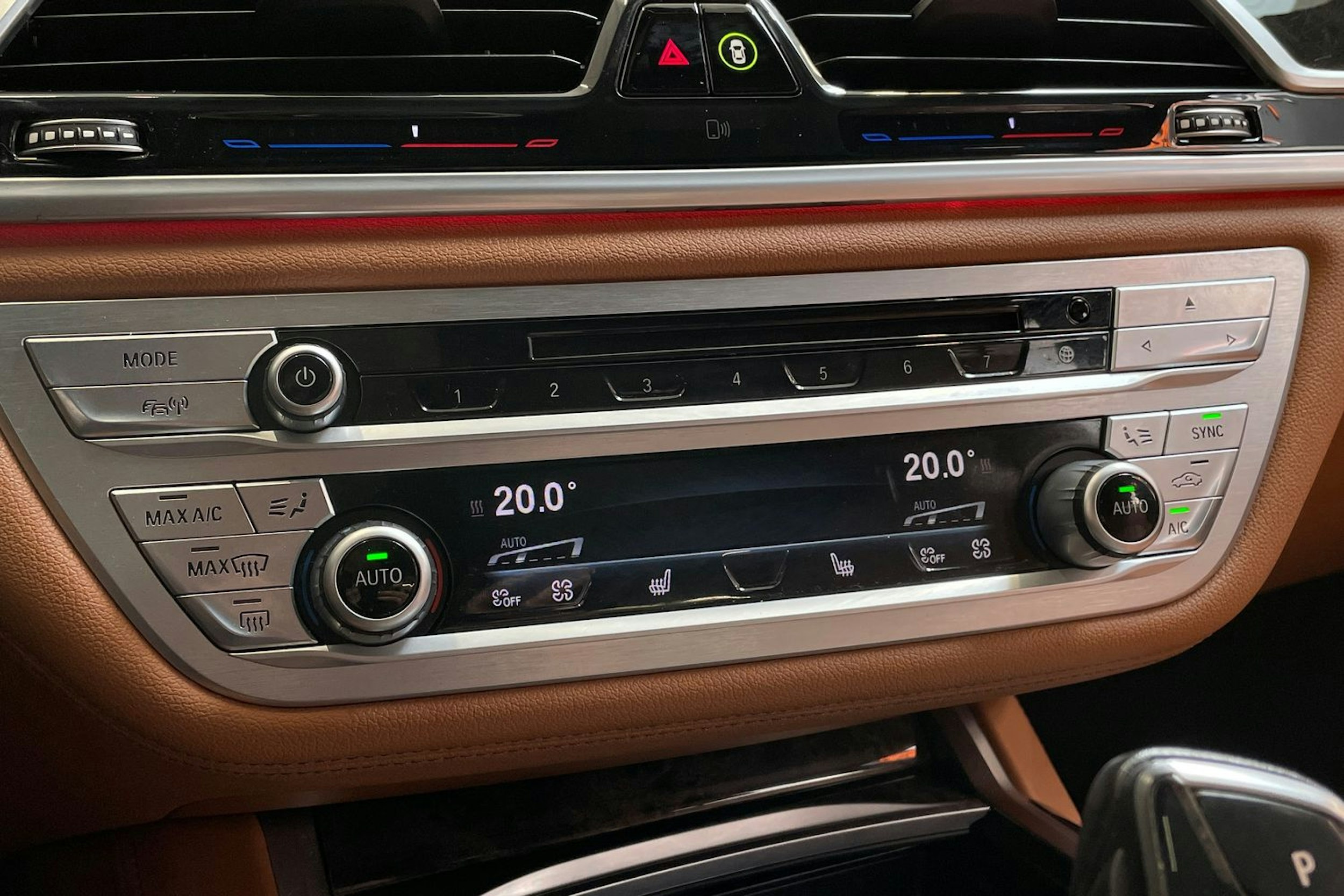 harmaa BMW 740 2017 kuva 23.