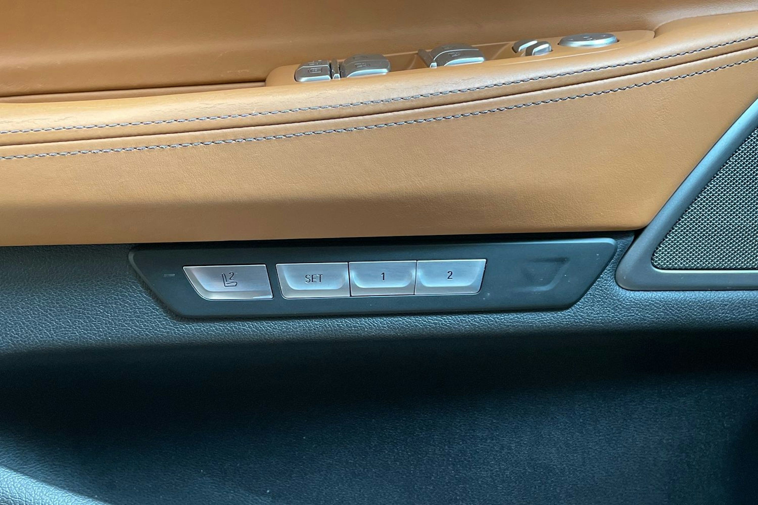 harmaa BMW 740 2017 kuva 25.