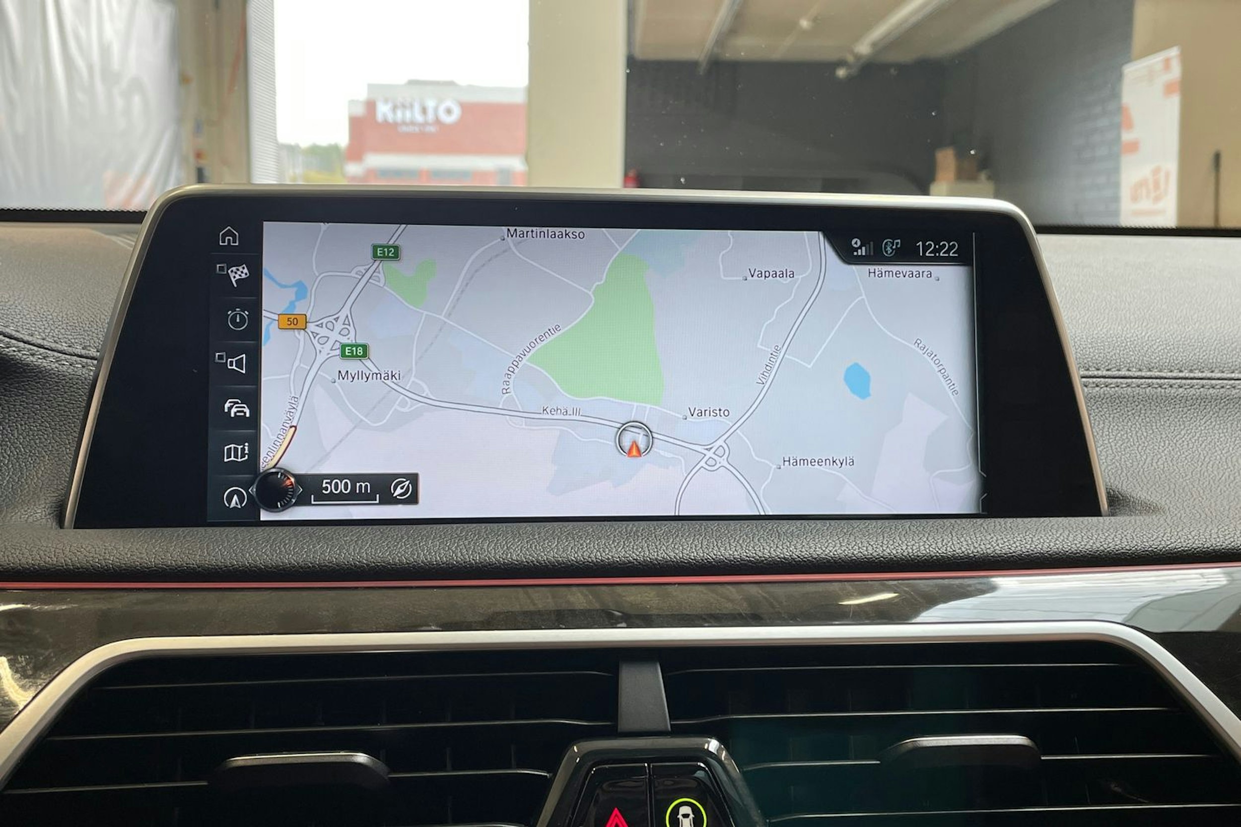 harmaa BMW 740 2017 kuva 31.