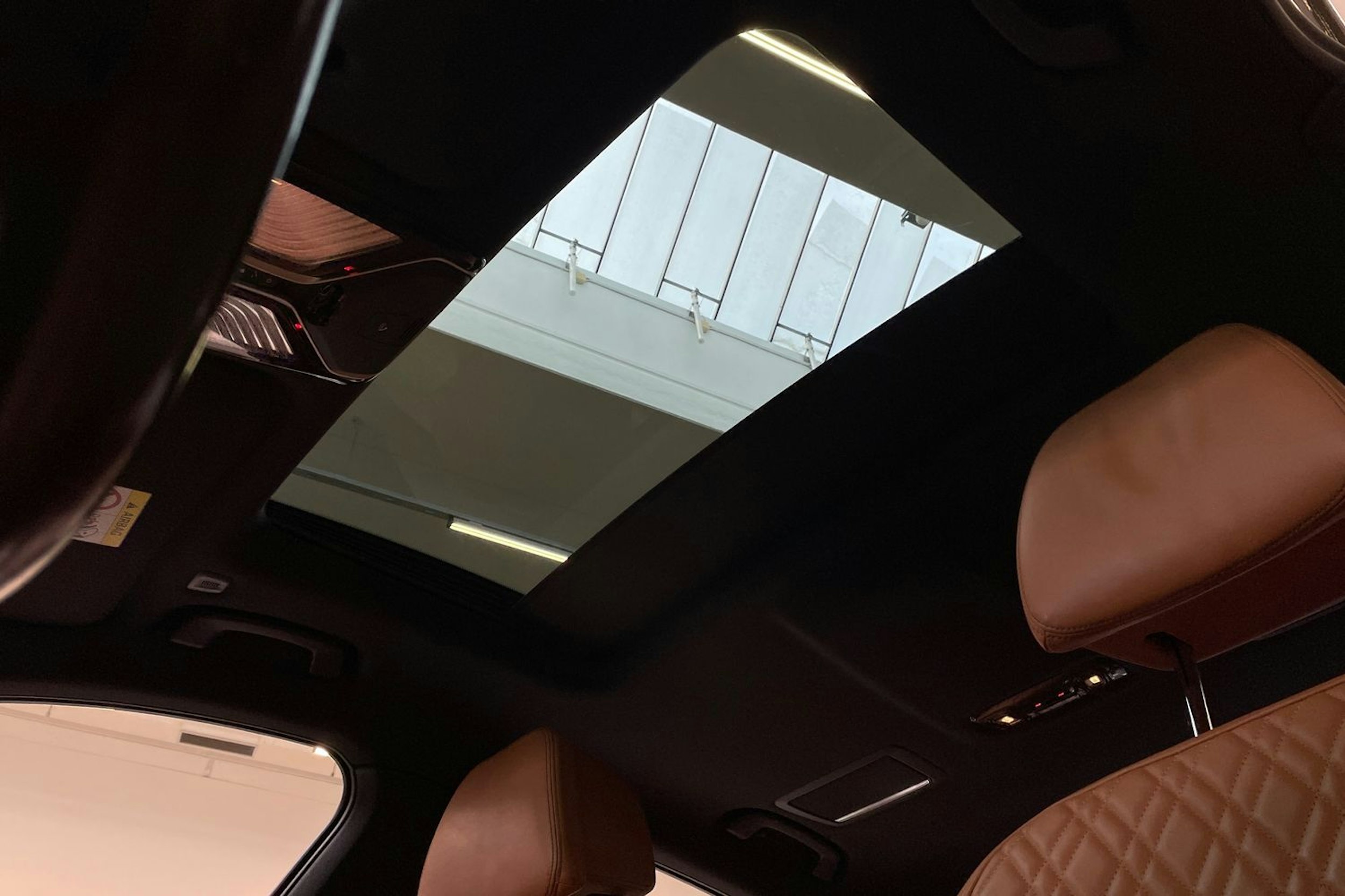 harmaa BMW 740 2017 kuva 32.