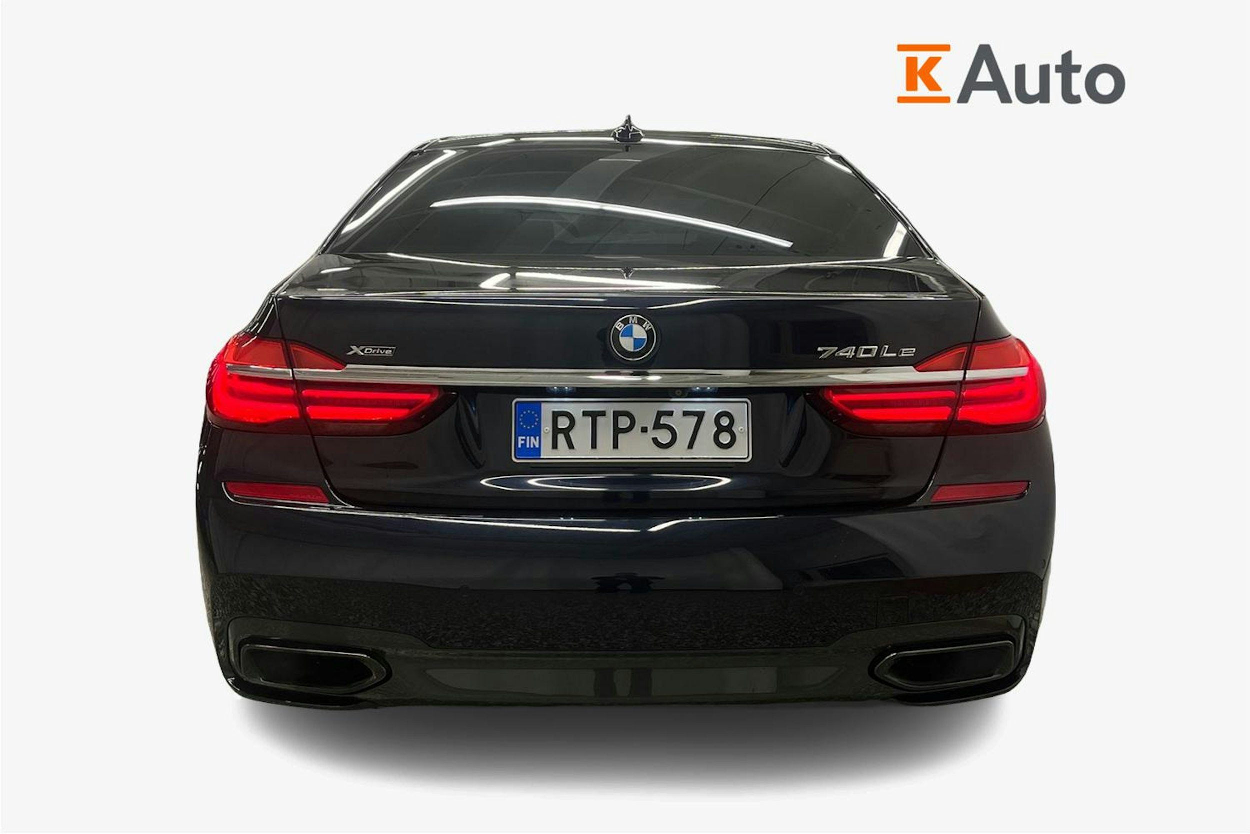 Musta BMW 740 2017 kuva 3.