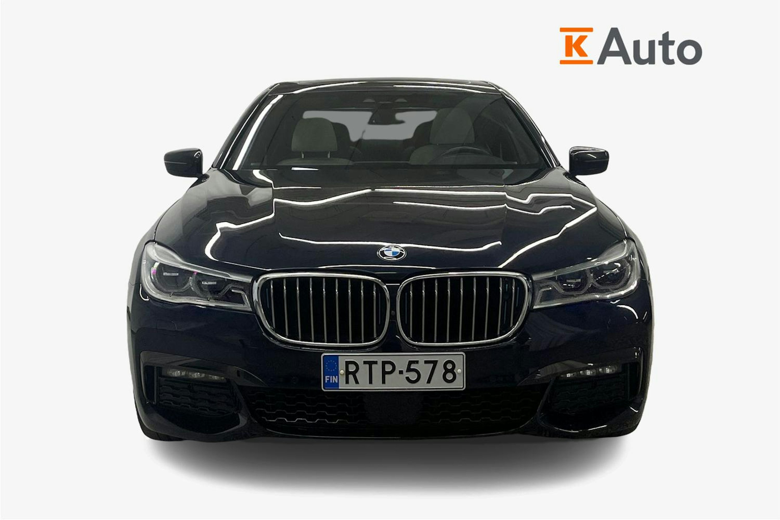 Musta BMW 740 2017 kuva 5.