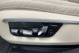 Musta BMW 740 2017 kuva 16.