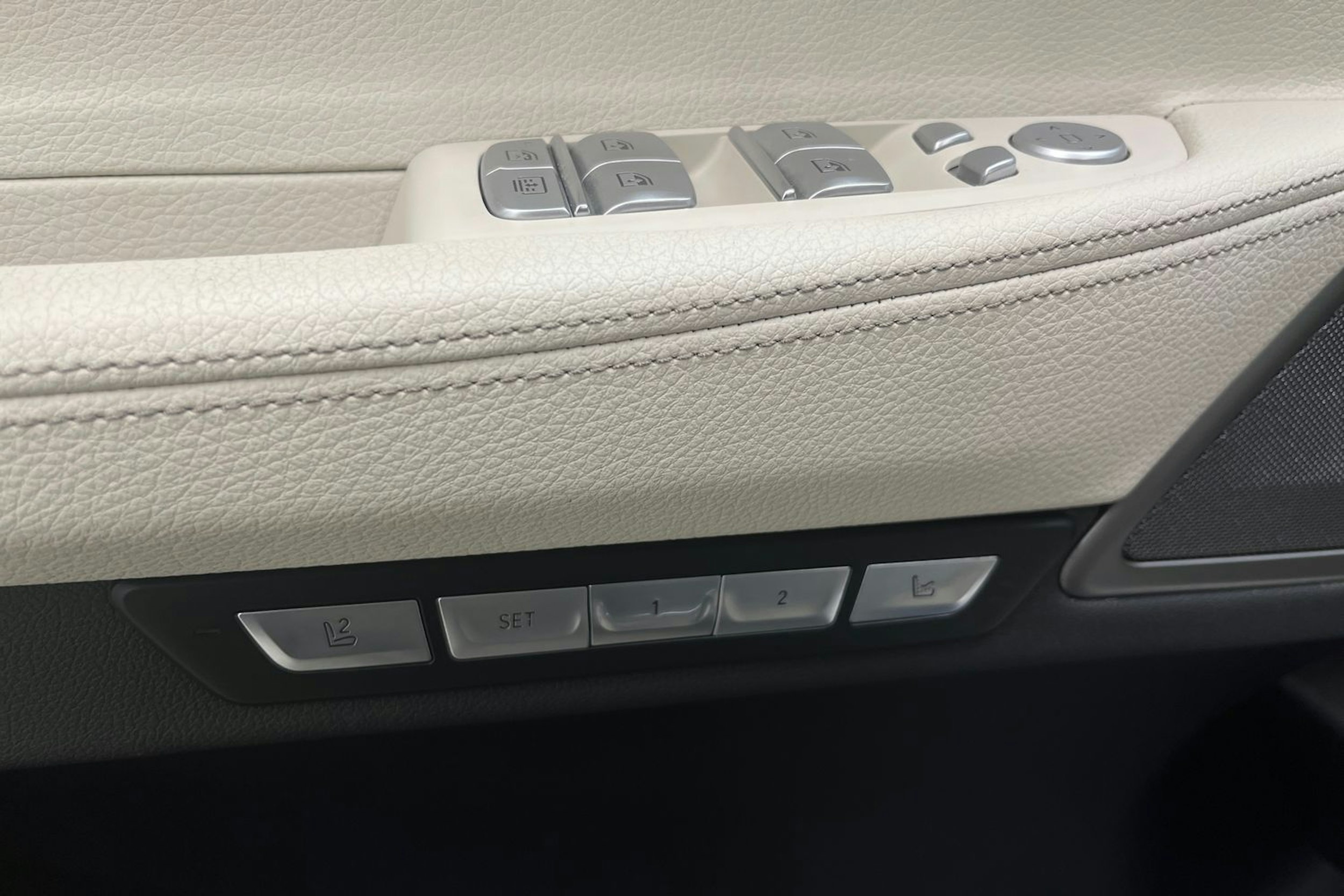 Musta BMW 740 2017 kuva 17.