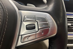 Musta BMW 740 2017 kuva 20.