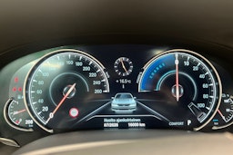 Musta BMW 740 2017 kuva 22.