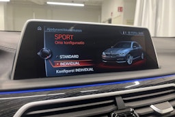 Musta BMW 740 2017 kuva 26.