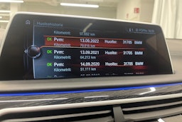 Musta BMW 740 2017 kuva 28.