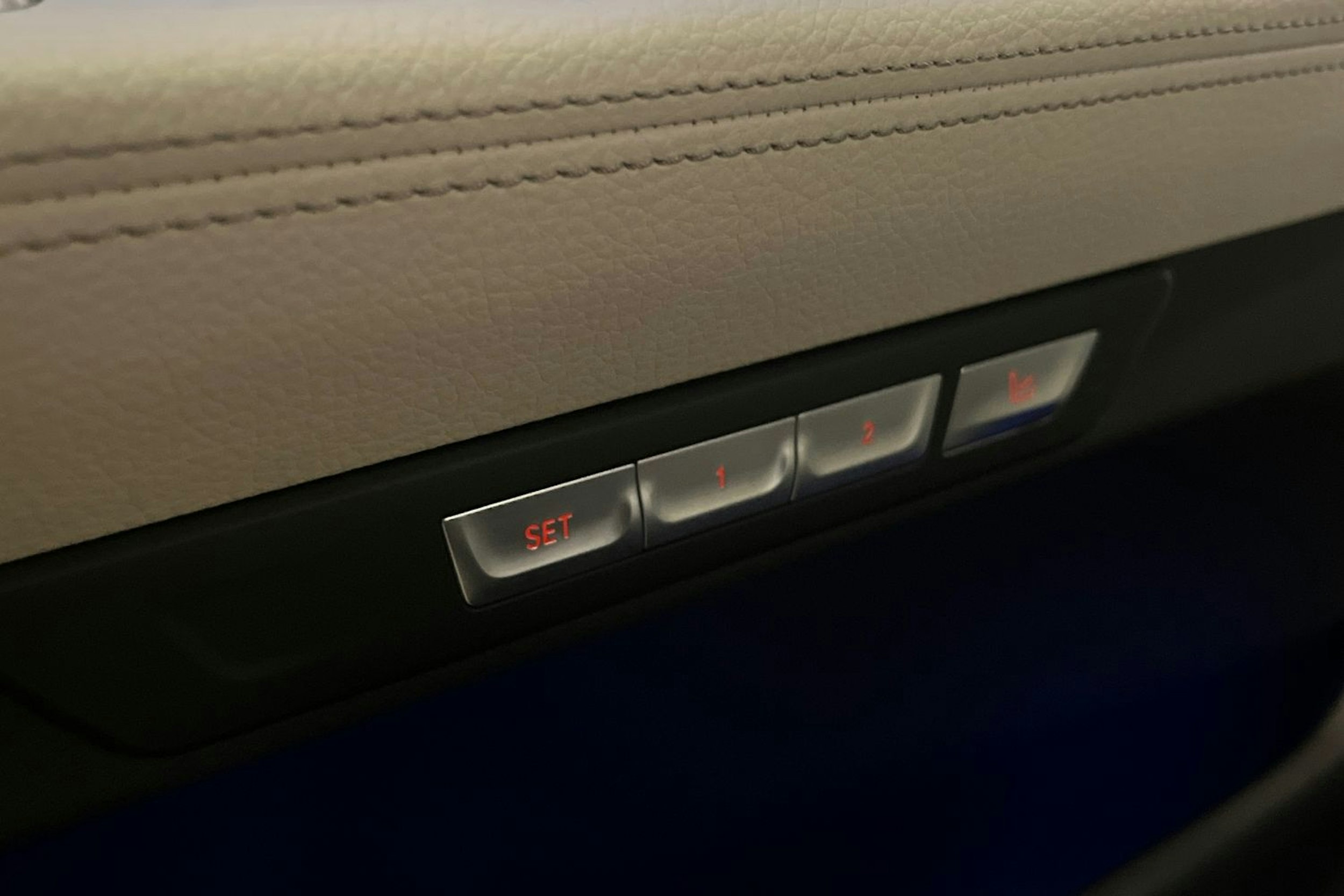 Musta BMW 740 2017 kuva 34.