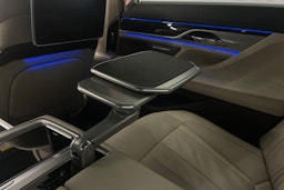 Musta BMW 740 2017 kuva 36.