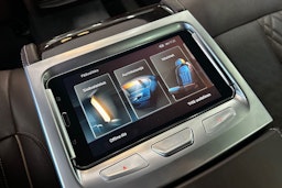 valkoinen BMW 740 2017 kuva 20.