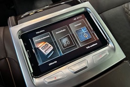 valkoinen BMW 740 2017 kuva 21.