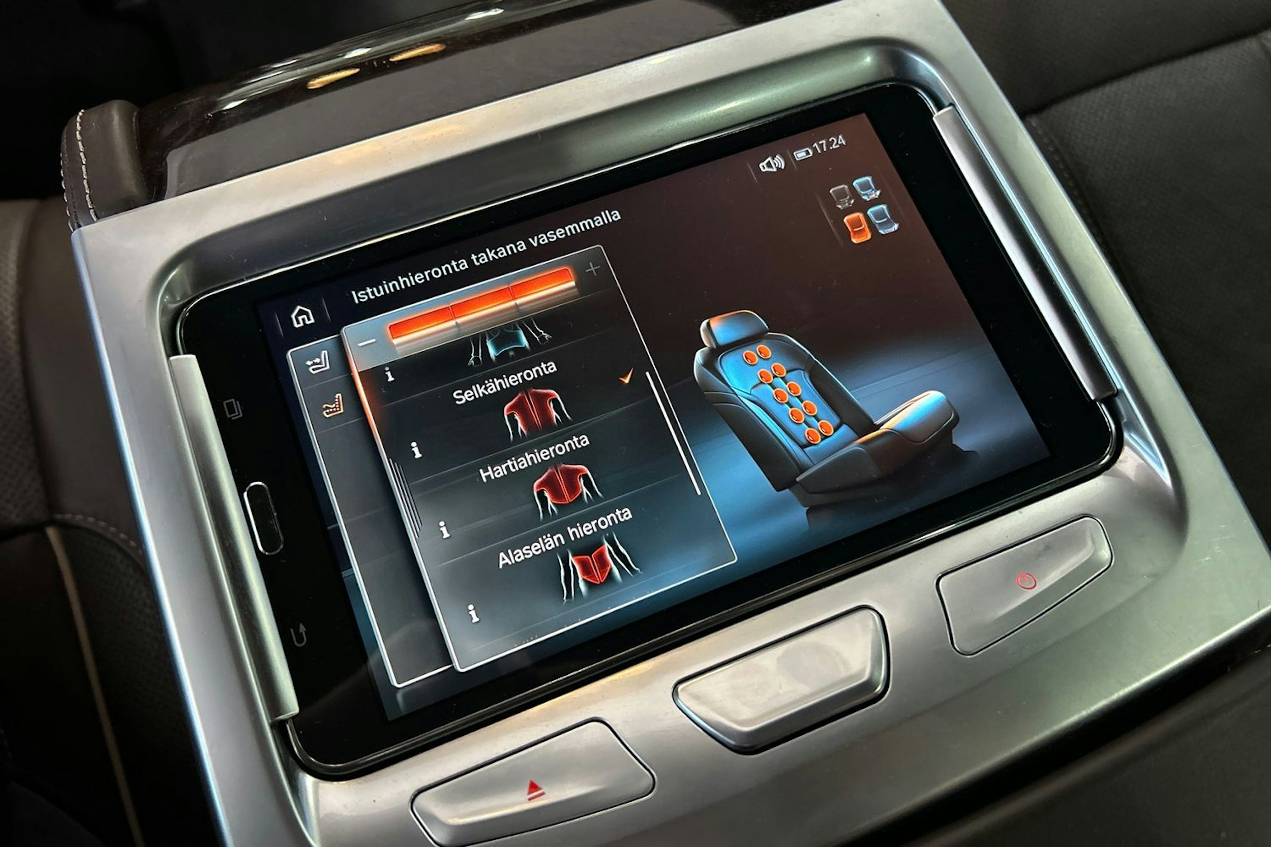 valkoinen BMW 740 2017 kuva 23.