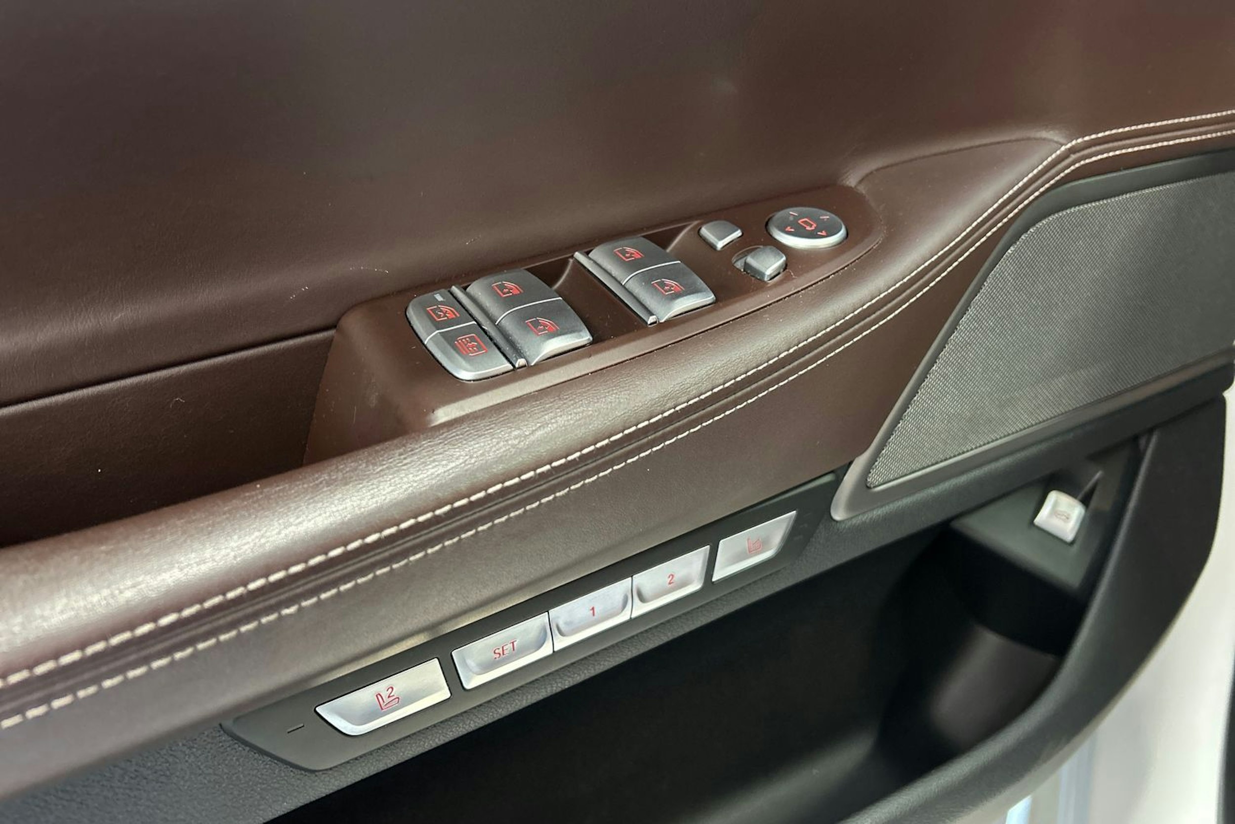 valkoinen BMW 740 2017 kuva 26.
