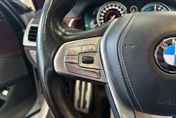 valkoinen BMW 740 2017 kuva 28.