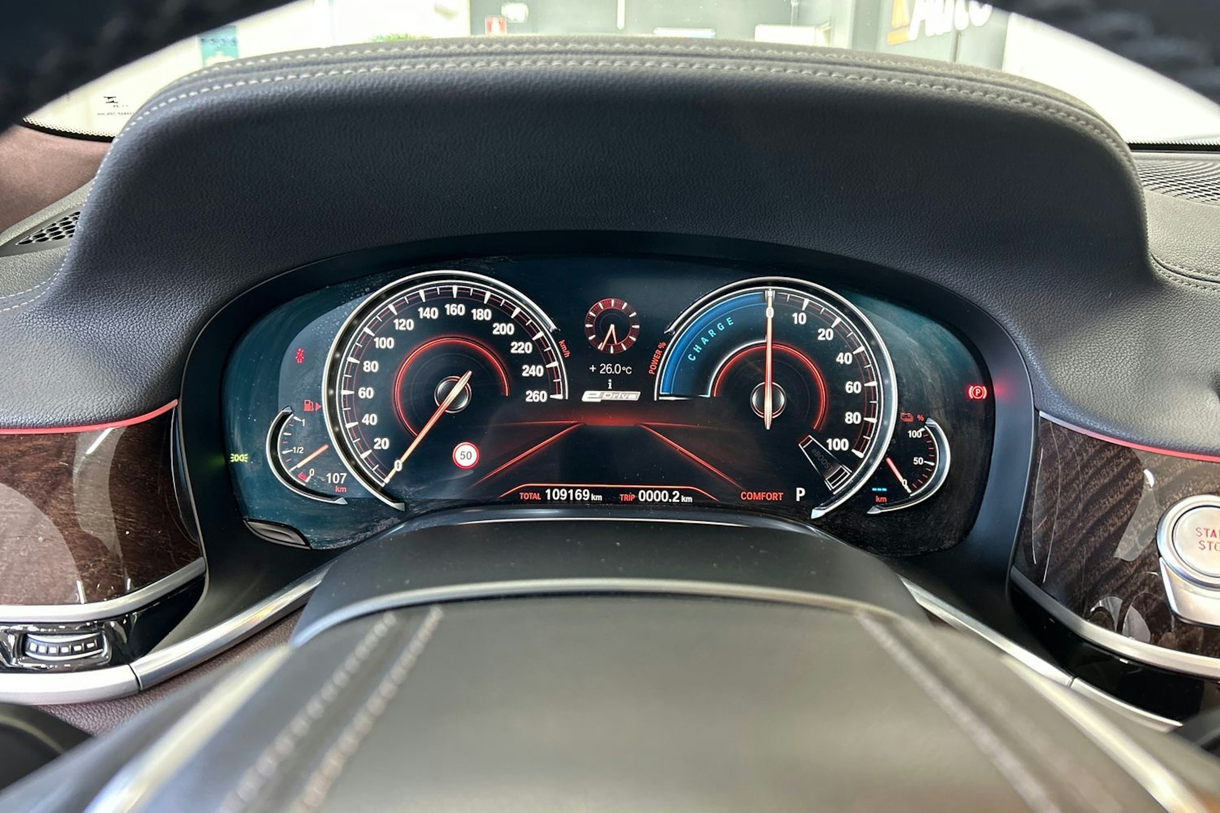 valkoinen BMW 740 2017 kuva 30.