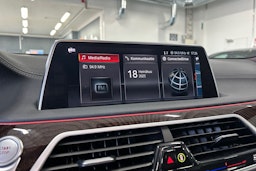 valkoinen BMW 740 2017 kuva 31.