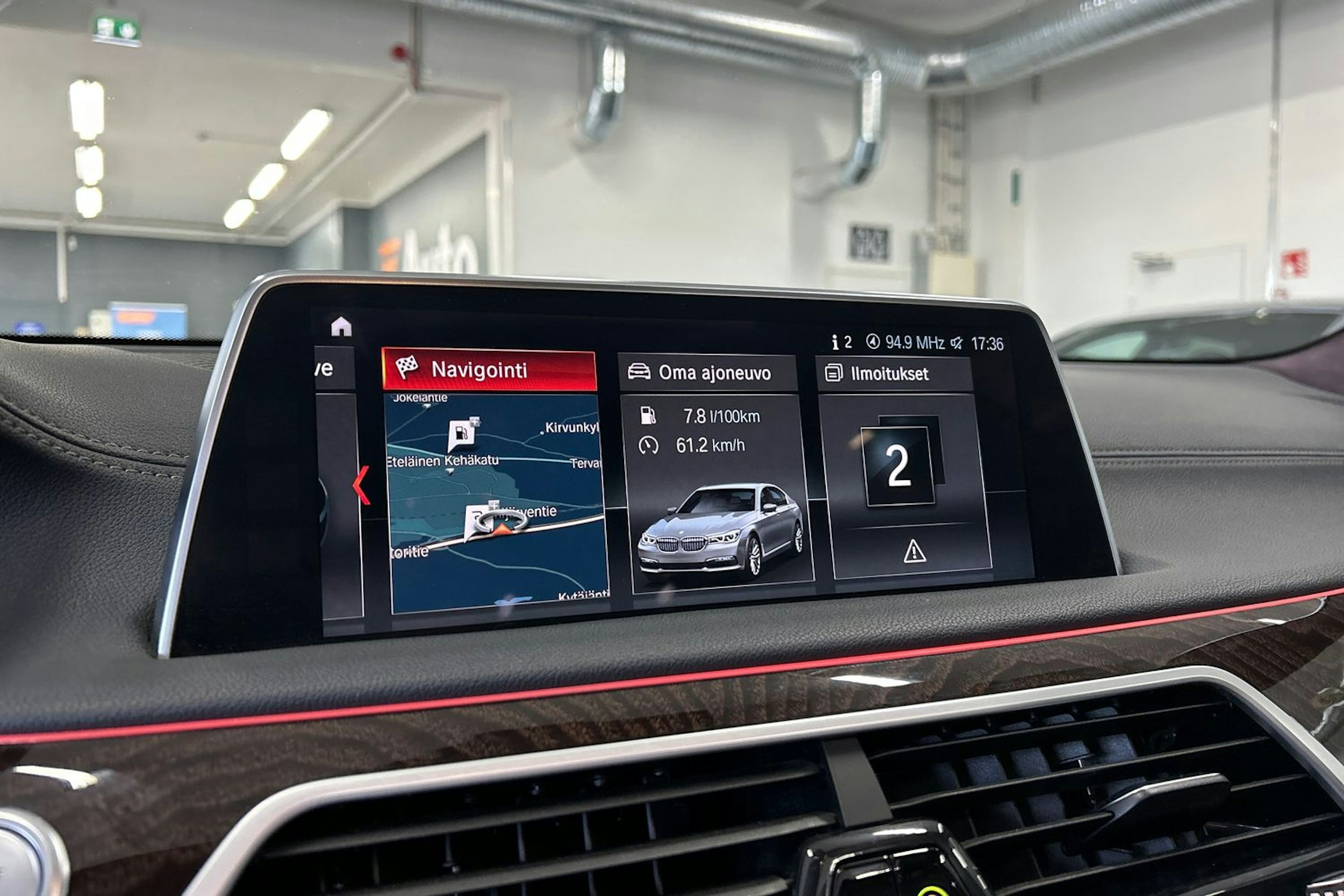 valkoinen BMW 740 2017 kuva 32.
