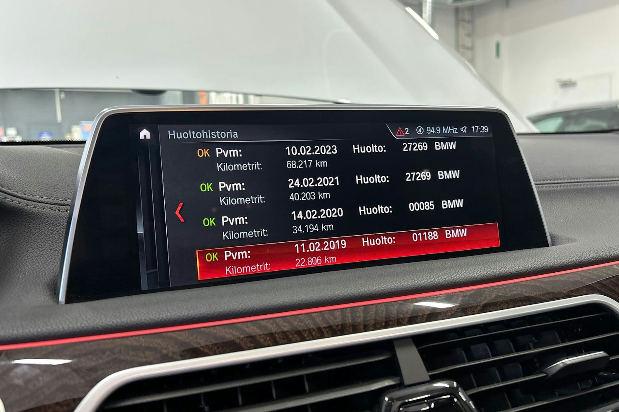 valkoinen BMW 740 2017 kuva 36.