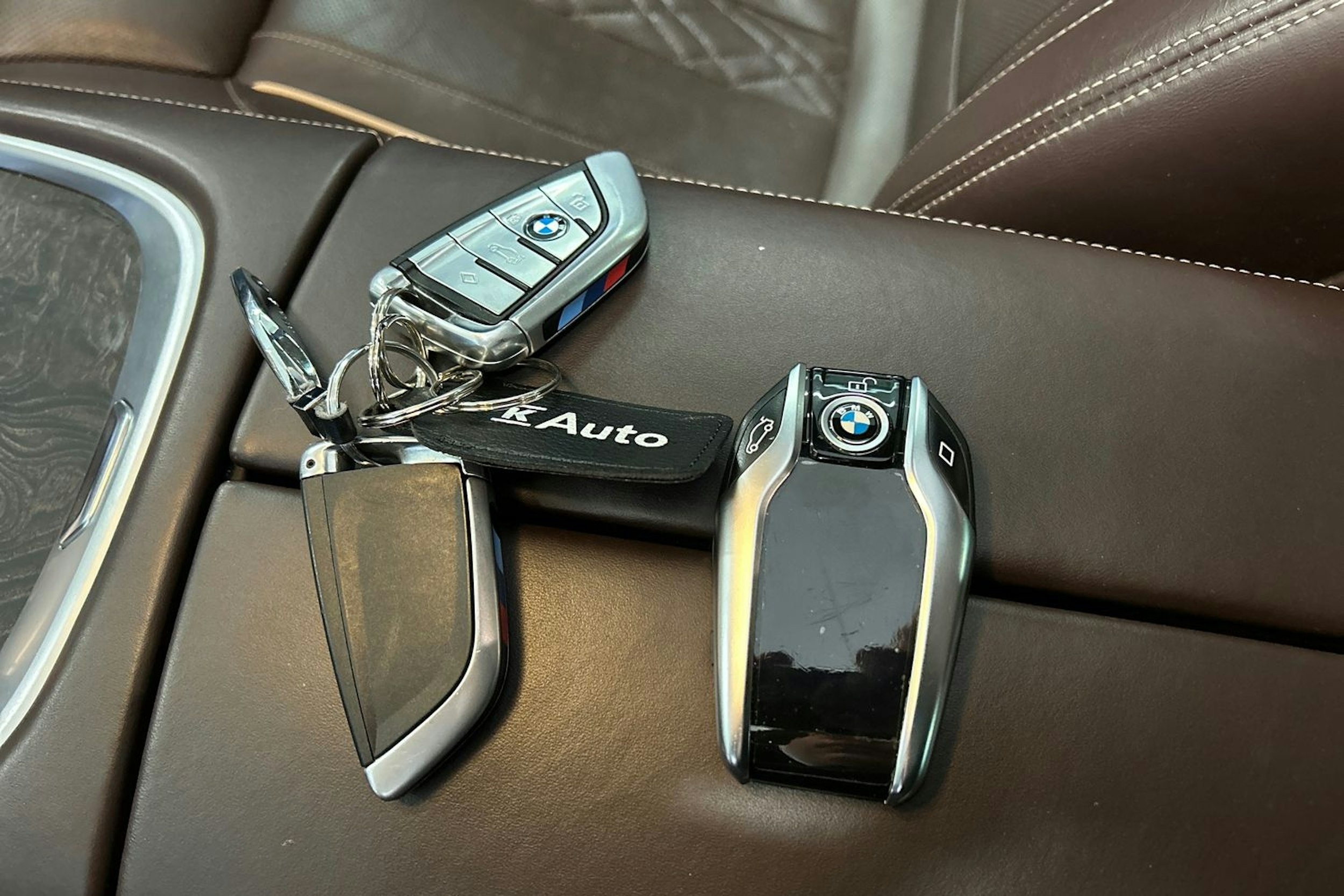 valkoinen BMW 740 2017 kuva 40.