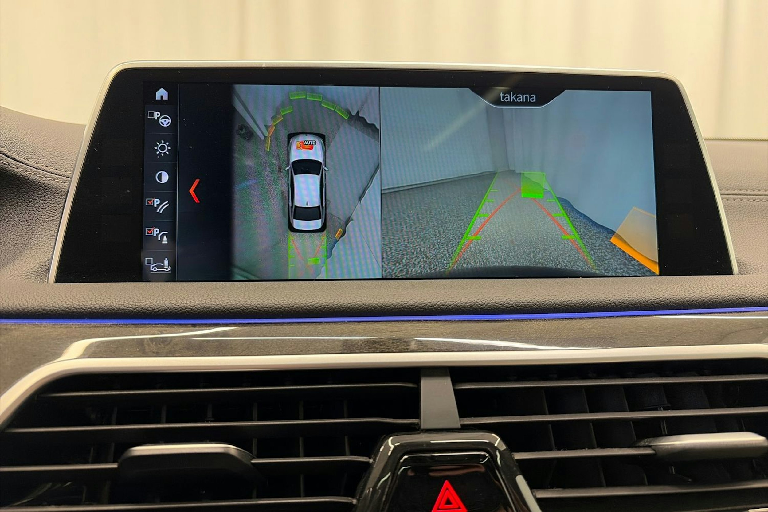 sininen BMW 740 2017 kuva 25.