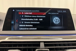 sininen BMW 740 2017 kuva 28.