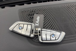 sininen BMW 740 2017 kuva 30.