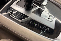sininen BMW 740 2017 kuva 35.