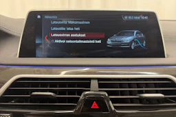 sininen BMW 740 2017 kuva 37.